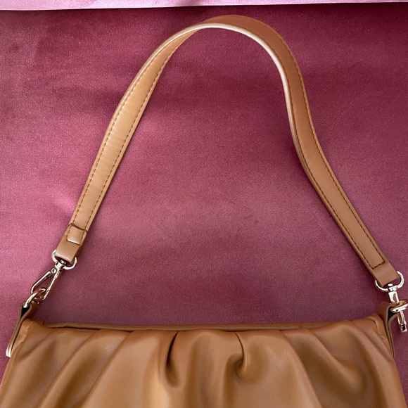 Urban Expressions tan shoulder crossbody - Picture 2 of 6